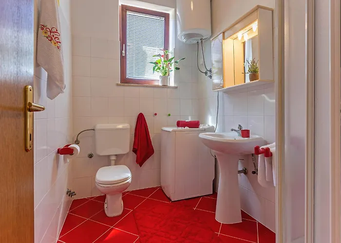 Nada In Vinkuran 펜션 풀라